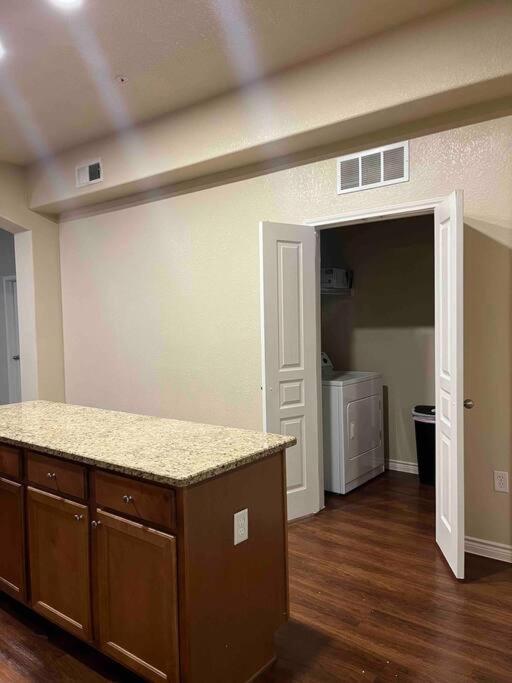 Hill Country Hiatus! Apartment Austin Bagian luar foto