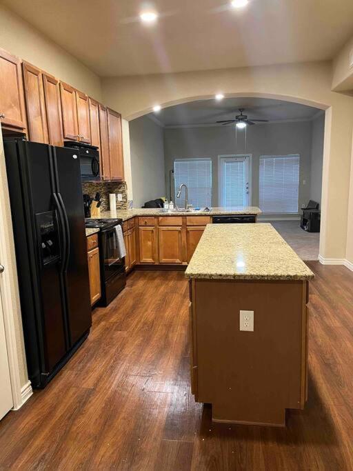Hill Country Hiatus! Apartment Austin Bagian luar foto