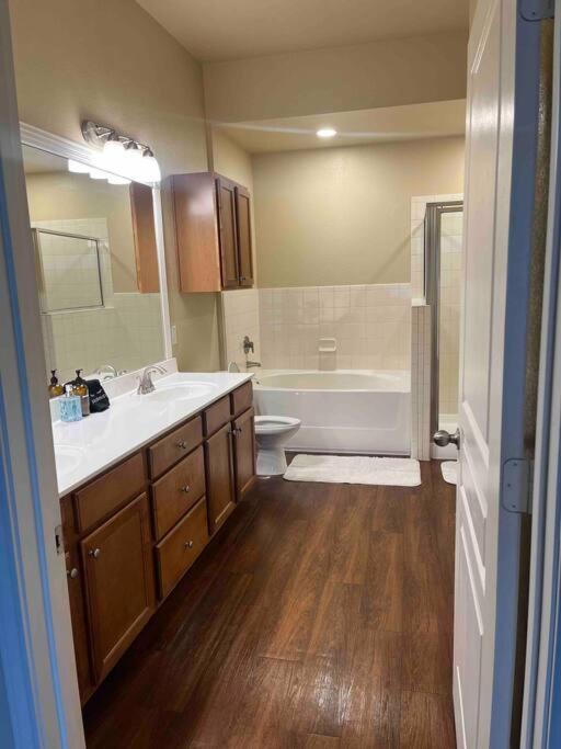 Hill Country Hiatus! Apartment Austin Bagian luar foto